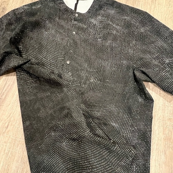 Men’s Lululemon Size Large Digital Camo Black Snap Button Performance Shirt - Picture 7 of 10